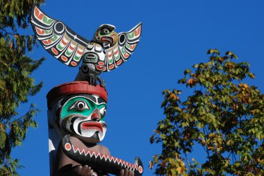 Stanley Parkı'şeklinde totem