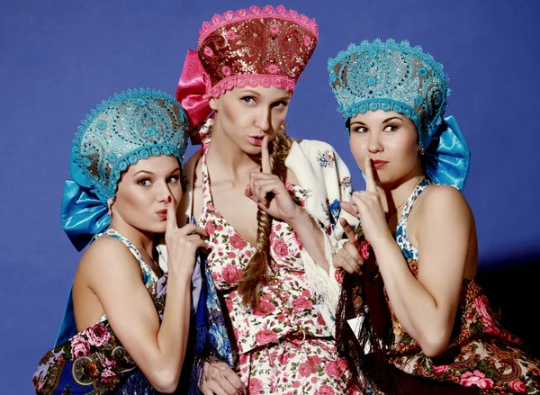 Three girls in traditional Russian dress — Stock Photo, Image