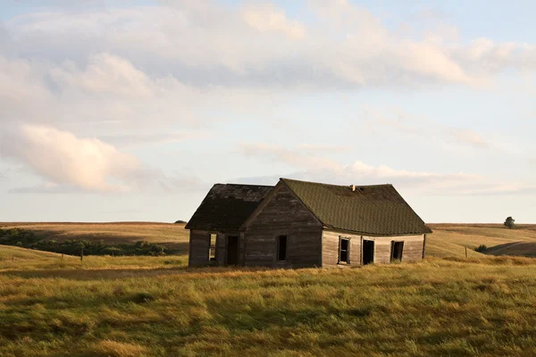 terk edilmiş bir çiftlik evinde doğal saskatchewan