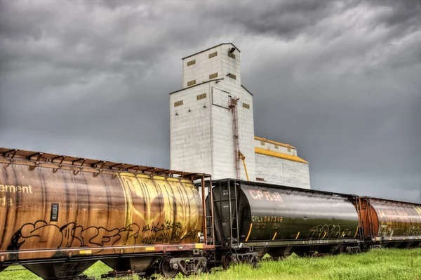 Прерийский зерновой лифт — стоковое фото