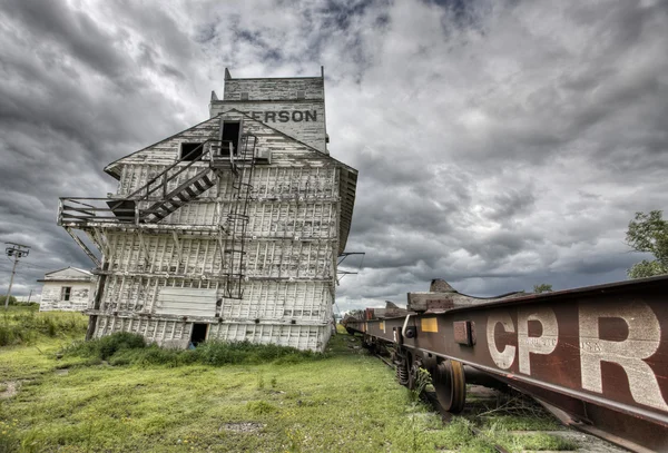Прерийский зерновой лифт — стоковое фото
