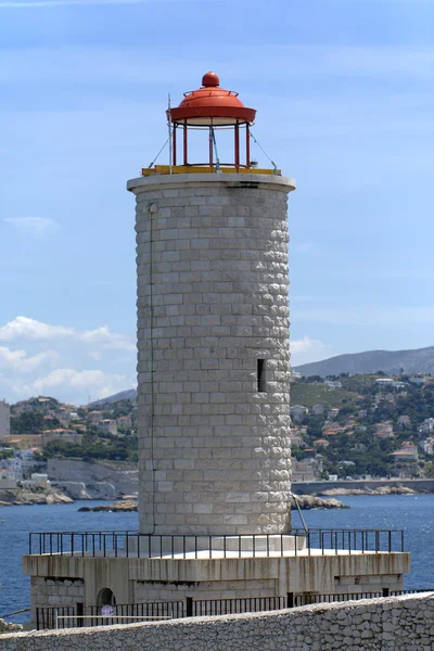 Faro di pietra nell'isola vicino a Marsiglia — Foto Stock