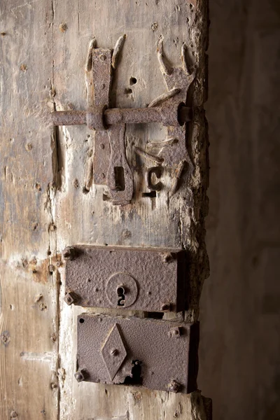 旧生锈木门锁 — 图库照片
