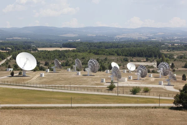 Radio antenna dishes in southern France — Stock Photo, Image