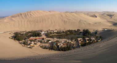 Huacachina oasis panorama