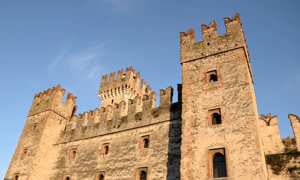 Castelo na Itália - Sirmione, Lago di Garda — Fotografia de Stock