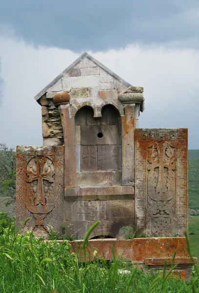 आर्मेनिया में पुनर्निर्मित पुराने चर्च का हिस्सा — स्टॉक फ़ोटो, इमेज
