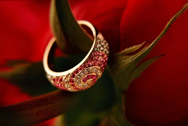 Ring with diamonds — Stock Photo, Image