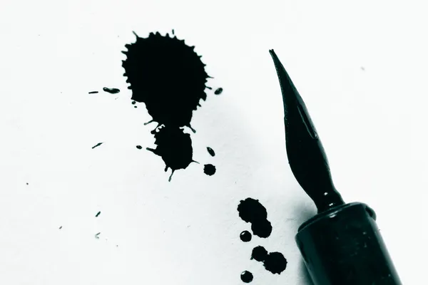 Escritor tinta y pluma —  Fotos de Stock