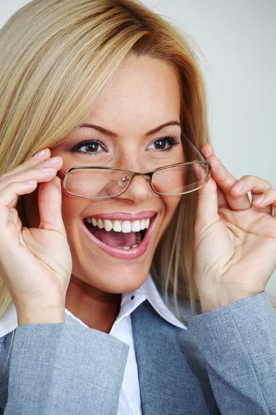 Biznes kobieta w okularach — Zdjęcie stockowe