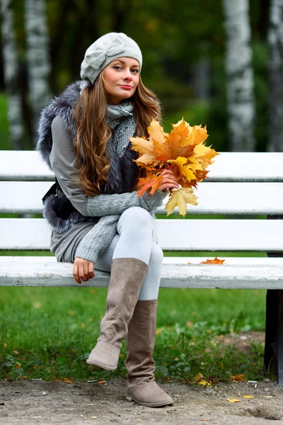 Sonbahar kadını — Stok fotoğraf
