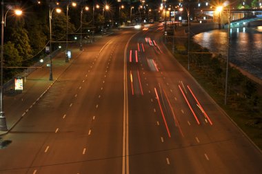 gece görüş prechistensky quay ataerkil köprüsü üzerinde. Moskova. Russi