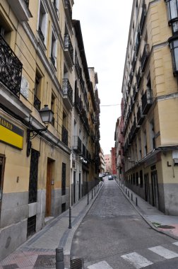 callejuela vacía. Madrid. España