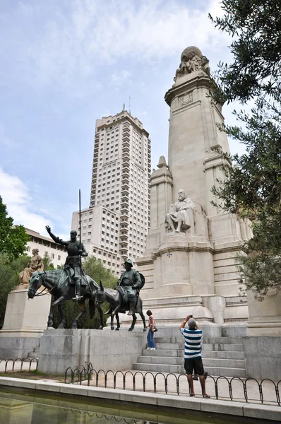 Cervantes anıt - don Kişot, plaza de espana, madrid, İspanya — Stok fotoğraf