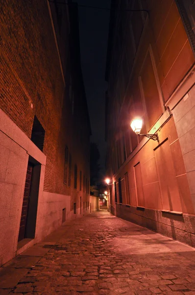 A rua típica de Madrid à noite — Fotografia de Stock