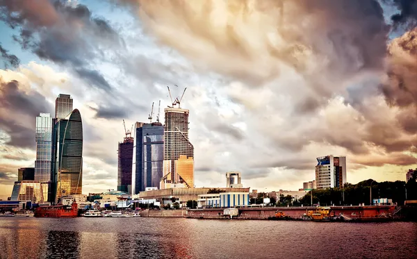 Moscovo paisagem urbana ao pôr do sol — Fotografia de Stock