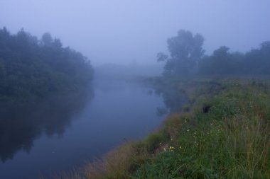 manzara sis Nehri üzerinde