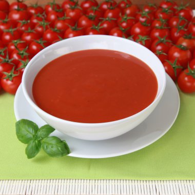 taze domates çorbası