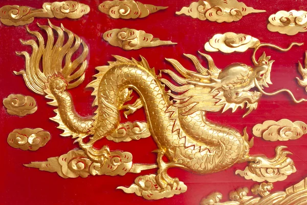 Golden Dragon gire a la derecha —  Fotos de Stock