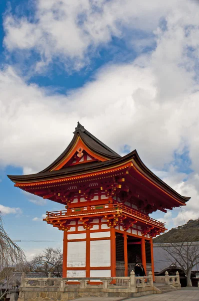 Красный храм Японии — стоковое фото