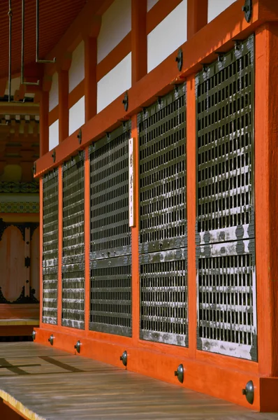 Japanska röda templet vägg — Stockfoto