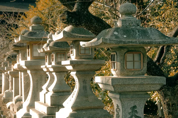 日本混凝土灯笼 — 图库照片