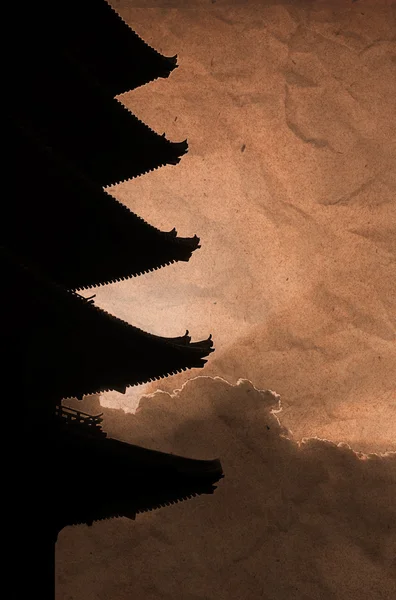 Templo japonés durante la puesta del sol Imágenes De Stock Sin Royalties Gratis