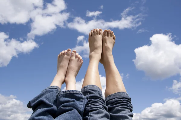 Mother and daughter feet. — Stock Photo, Image