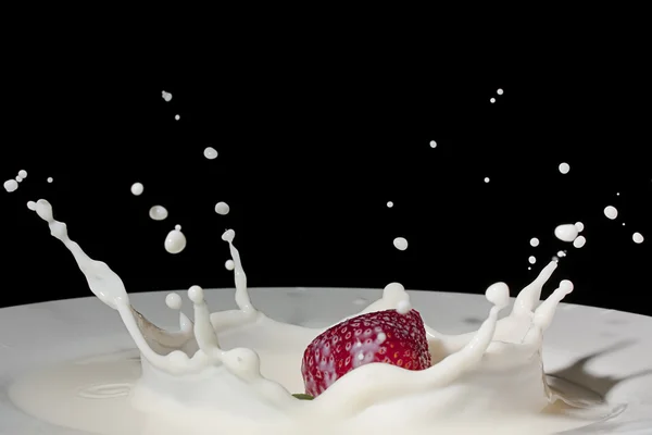 Starwberry and cream — Stock Photo, Image