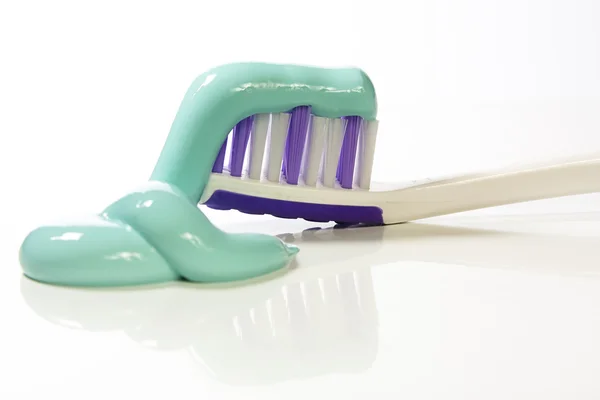Spazzolino e dentifricio — Foto Stock