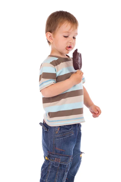 Petit garçon avec crème glacée — Photo
