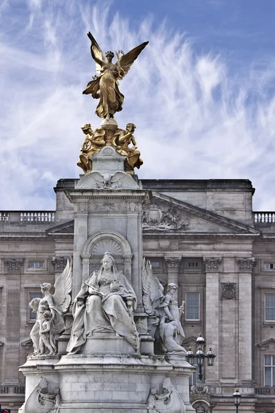 Queen Victoria memorial near Buckingham Palace — Stock Photo, Image