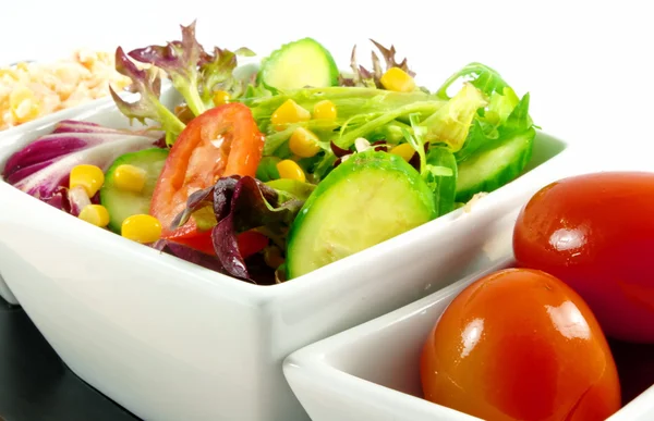 Frische Salate — Stockfoto
