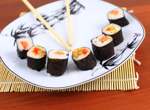 Comida tradicional japonesa, Sushi — Foto de Stock