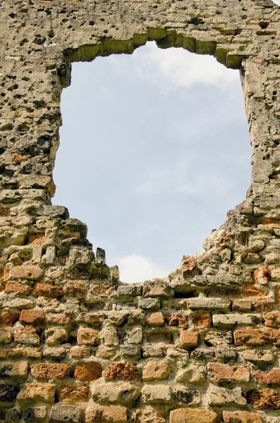 Ściany ruiny tło i niebo — Zdjęcie stockowe