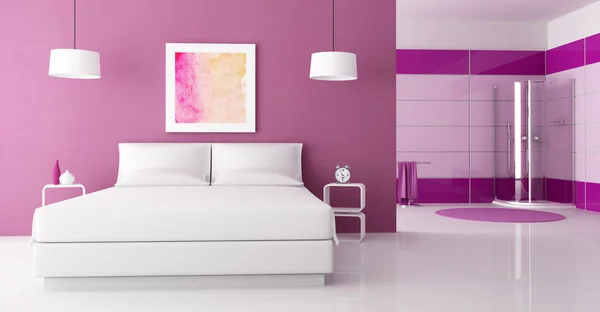 Фиолетовая спальня с душем — стоковое фото