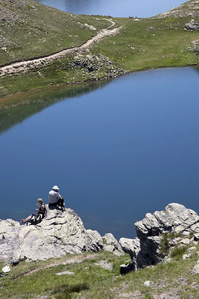 Repos près du lac de Roburent dans le Mercantour