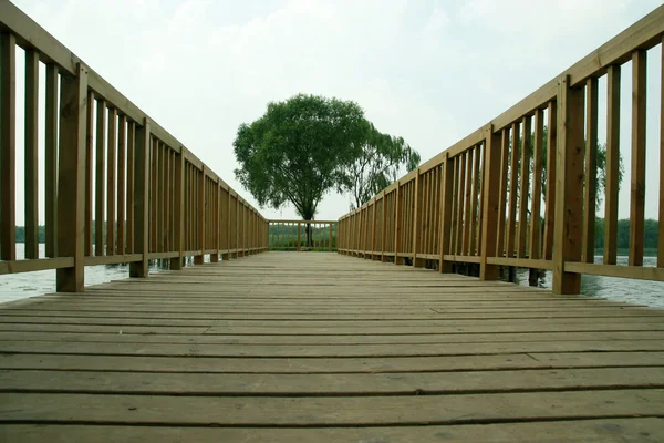 Puente de madera — Foto de Stock