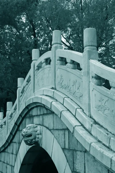 Archaize arco ponte de pedra — Fotografia de Stock