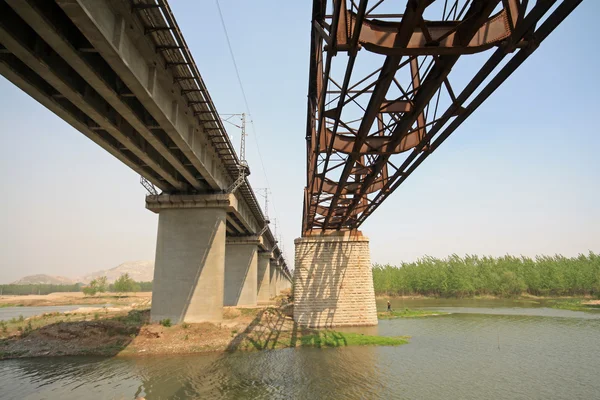 Puente de hierro — Foto de Stock