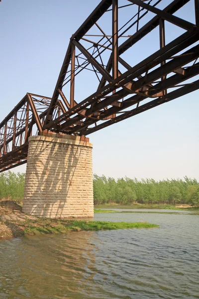 Puente de hierro —  Fotos de Stock