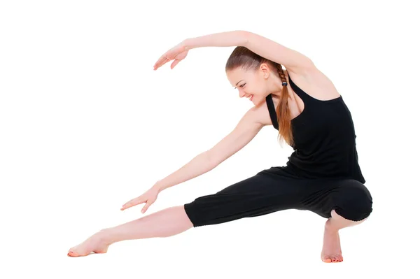 Smiley kvinna gör flexibilitet övning — Stockfoto