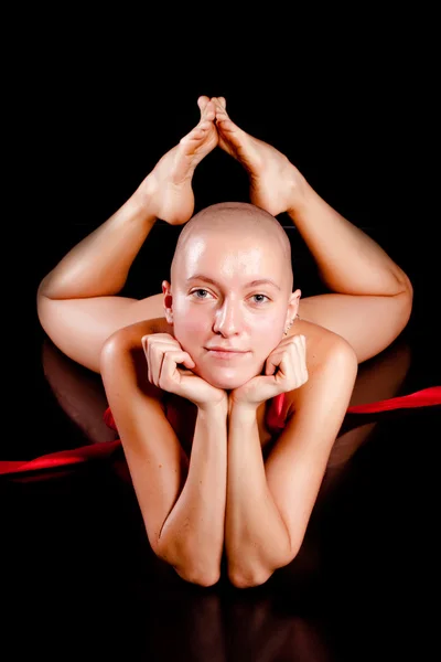 Beautiful bald woman. — Stock Photo, Image