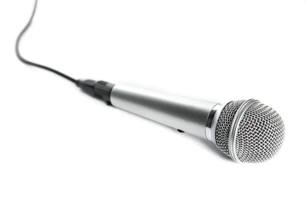 Mikrofon på en vit bakgrund. isolerade. — Stockfoto