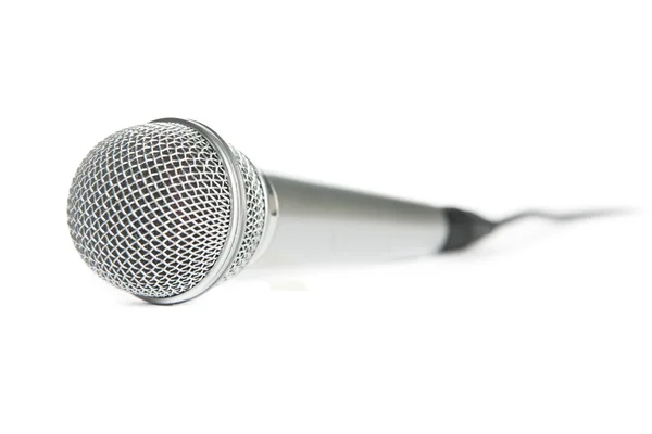 Микрофон на белом фоне. Isolated . — стоковое фото