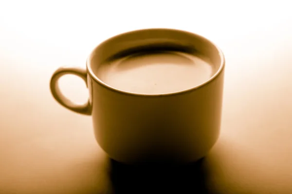 Una taza de café en la mesa. De cerca. . — Foto de Stock