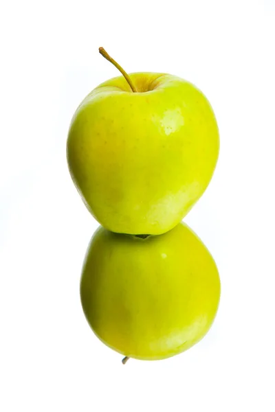 Yeşil elma. Stüdyo vurdu. — Stok fotoğraf