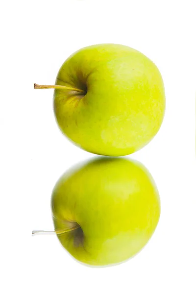 Una manzana verde. Captura de estudio . —  Fotos de Stock