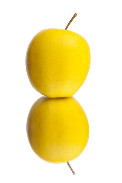 Manzana amarilla. Captura de estudio . —  Fotos de Stock