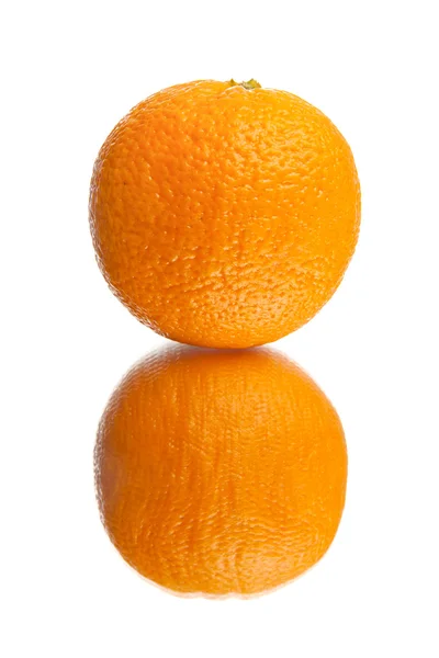 Naranja aislado en el blanco —  Fotos de Stock